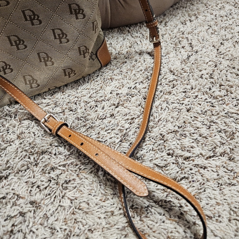 DOONEY & BOURKE Signature Logo Crossbody Handbag ๐ & Matching Wallet - Picture 10 of 16